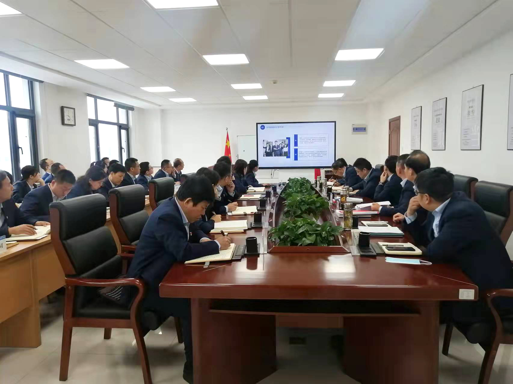 mk官方网站-mk官方网站-首页
召开党委理论学习中心组集体学习会议(图2) mk官方网站-mk官方网站-首页
召开党委理论学习中心组集体学习会议(图2)